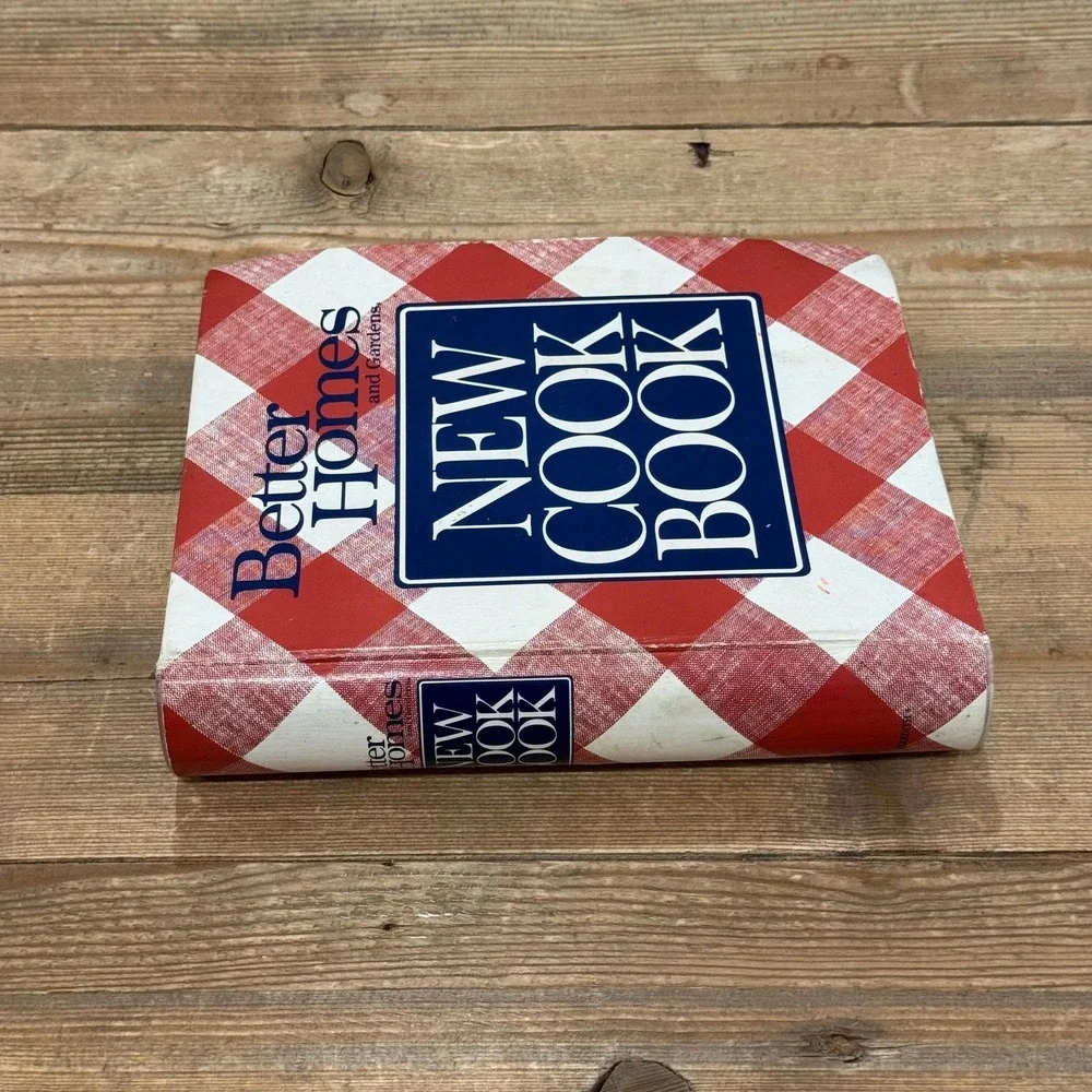 Vintage Better Homes and Gardens Cookbook: 1989 Red Checkered Binder